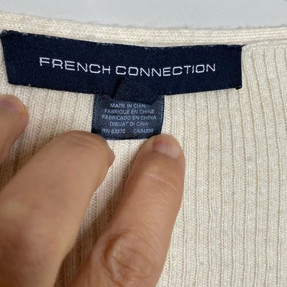 French Connection Vneck sweater Size Large Cream Bell Sleeve Fairy Office Career - Picture 11 of 13